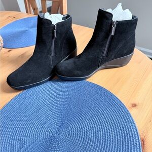 Valdini wedge bootie